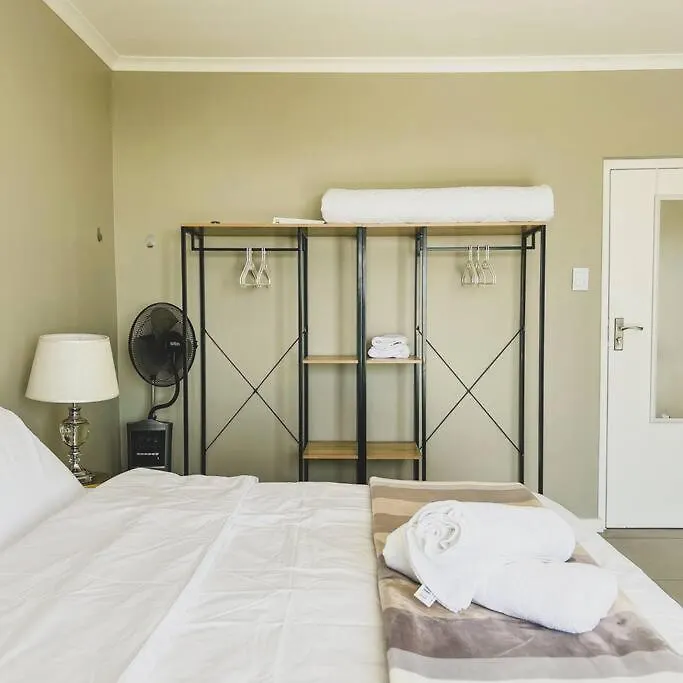 Gorgeous 5 Star Apartment In Camps Bay Città del Capo Sudafrica