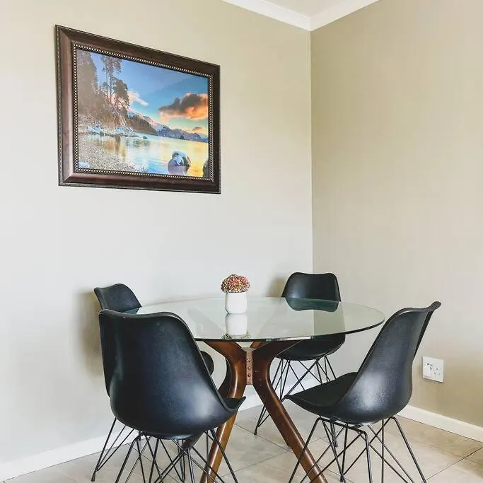 Gorgeous 5 Star Apartment In Camps Bay Cape Town 0*,